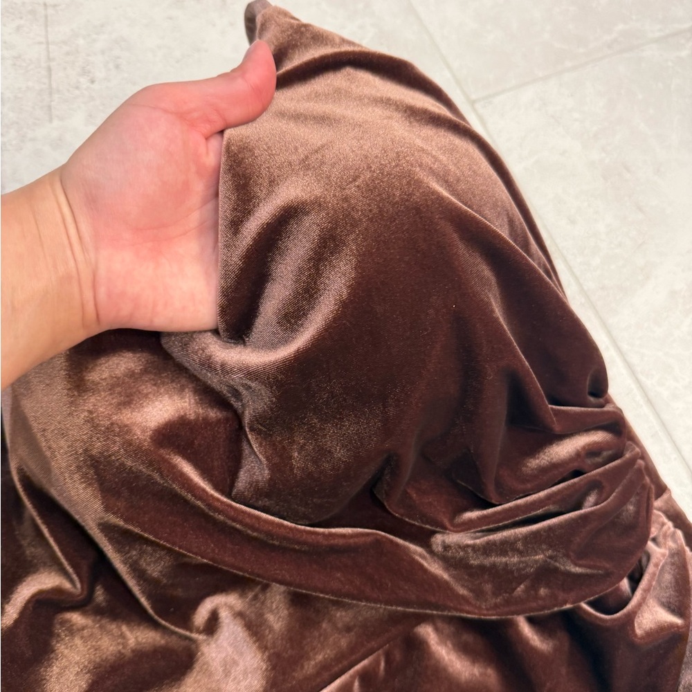 Revelry Rava Velvet Dress - Picture 4 of 8